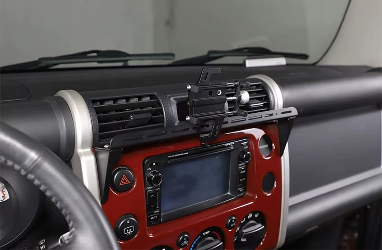 Toyota FJ Cruiser Aluminum Alloy Central Control Dashboard Phone Holder – Car Interior Accessory