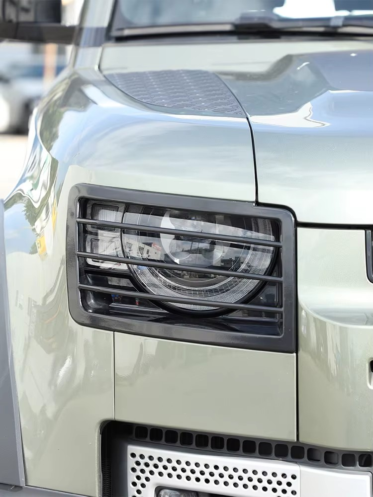 2020–2025 Land Rover Defender 110 2020–2024 Headlight Guard | Stainless Steel Lampshade Protection Net