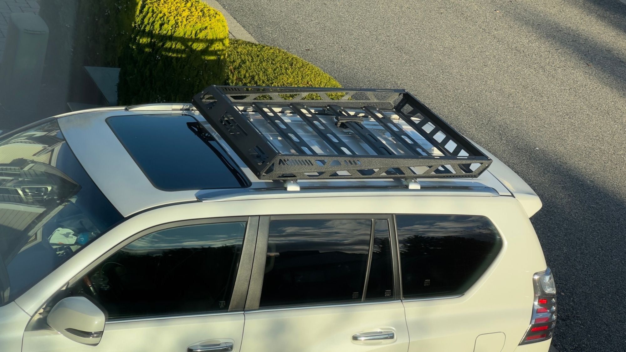 Universal Large Roof Rack Cargo Basket 57"x43"x7" – 250lb Capacity Heavy-Duty Steel Car Top Carrier with Cargo Net, 150 lbs Capacity